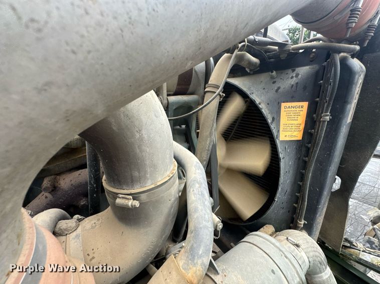 image for item DU9329 1991 Freightliner M915A2 semi truck