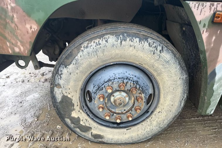 image for item DU9329 1991 Freightliner M915A2 semi truck