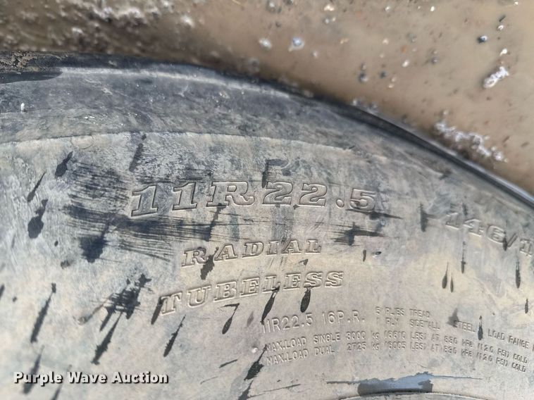 image for item DU9329 1991 Freightliner M915A2 semi truck