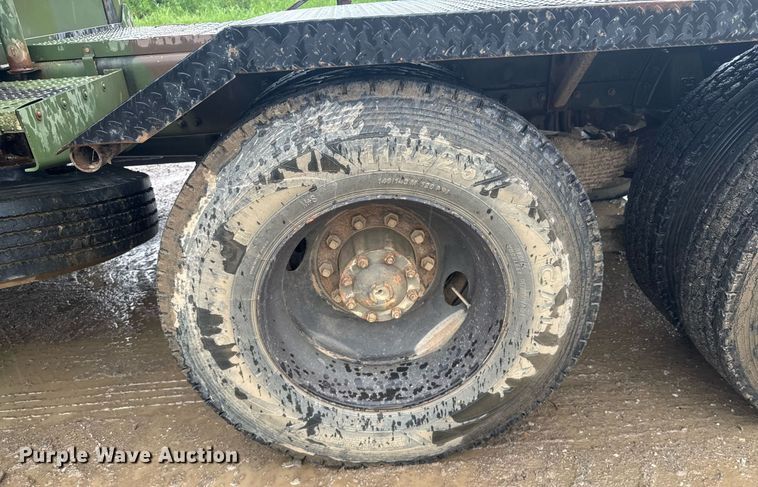 image for item DU9329 1991 Freightliner M915A2 semi truck