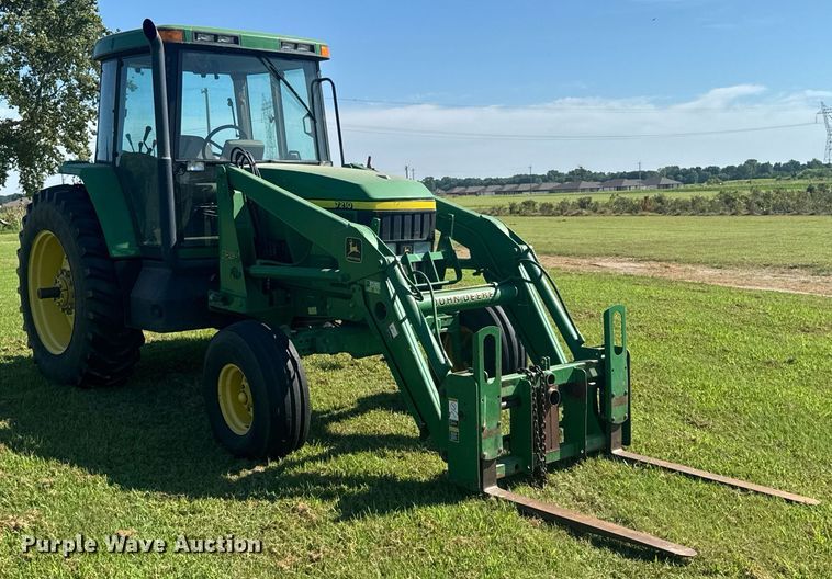 image for item DU9432 1997 John Deere 7210 tractor