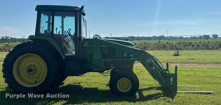 image for item DU9432 1997 John Deere 7210 tractor