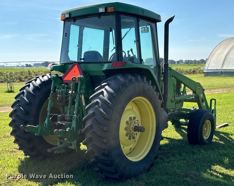 image for item DU9432 1997 John Deere 7210 tractor