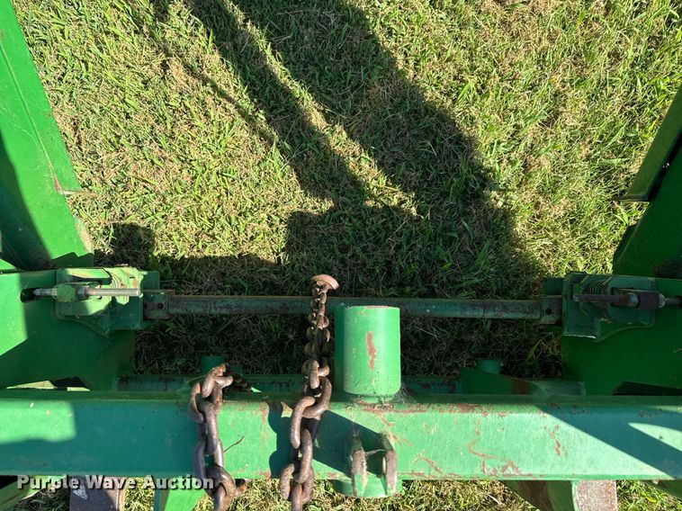 image for item DU9432 1997 John Deere 7210 tractor