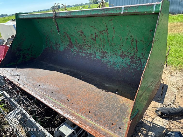 image for item DU9432 1997 John Deere 7210 tractor