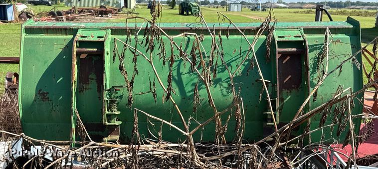 image for item DU9432 1997 John Deere 7210 tractor