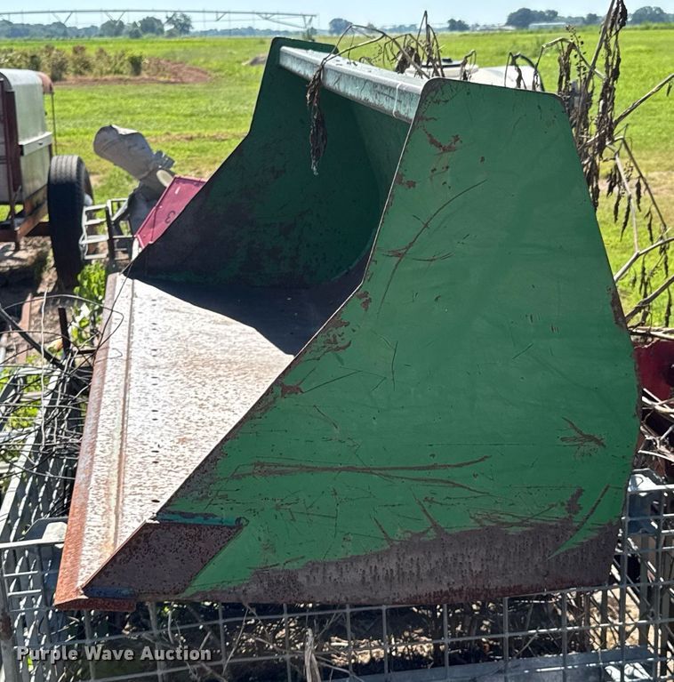 image for item DU9432 1997 John Deere 7210 tractor