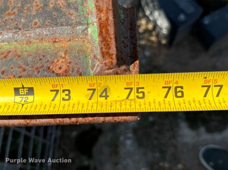 image for item DU9432 1997 John Deere 7210 tractor