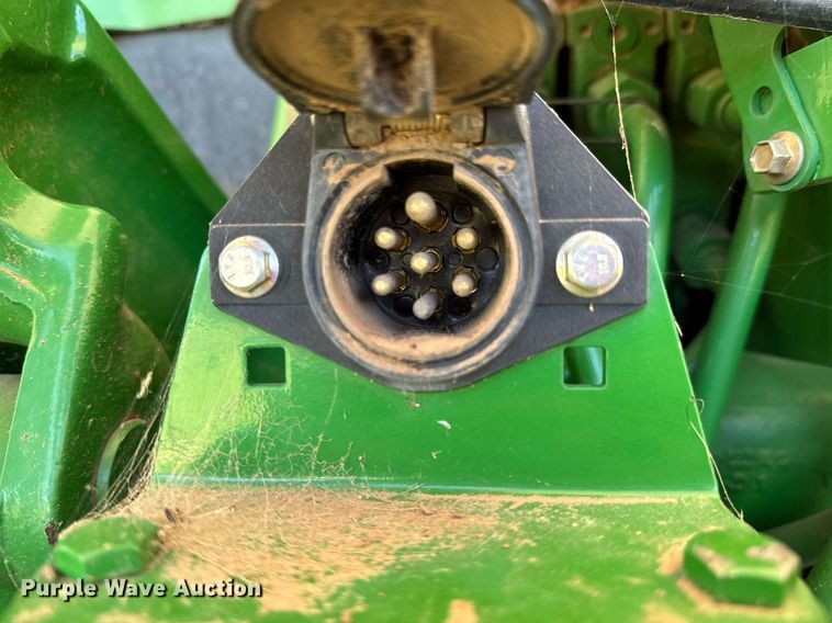 image for item DU9432 1997 John Deere 7210 tractor