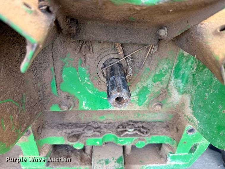 image for item DU9432 1997 John Deere 7210 tractor