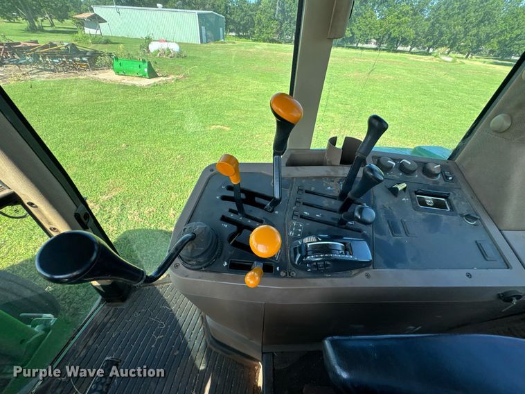 image for item DU9432 1997 John Deere 7210 tractor