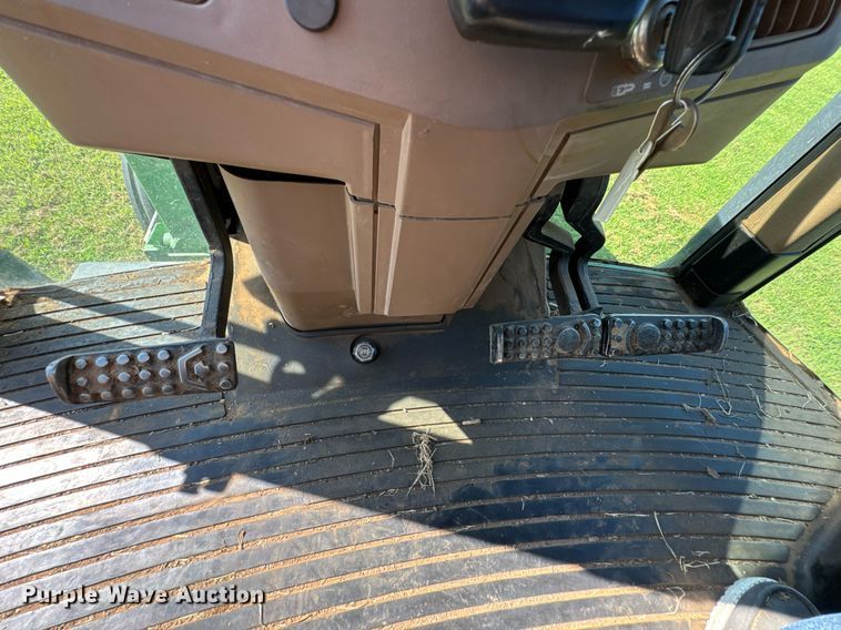 image for item DU9432 1997 John Deere 7210 tractor