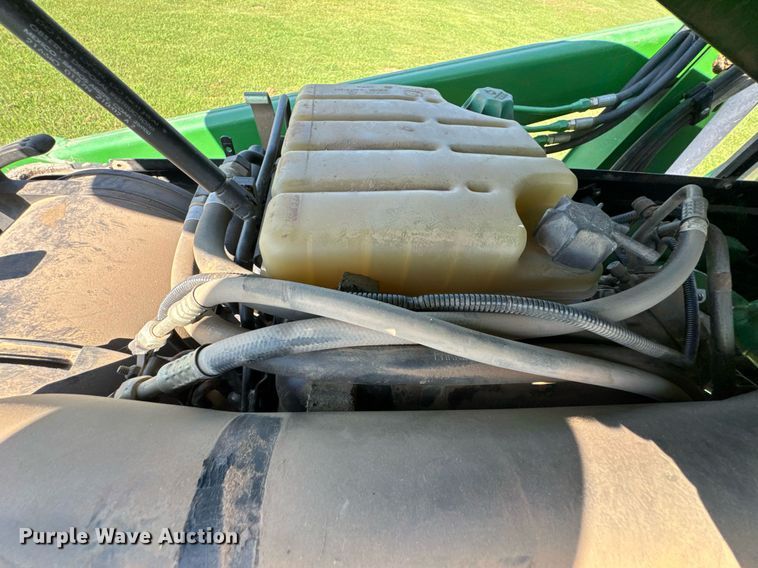 image for item DU9432 1997 John Deere 7210 tractor