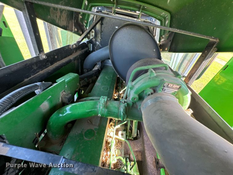 image for item DU9432 1997 John Deere 7210 tractor