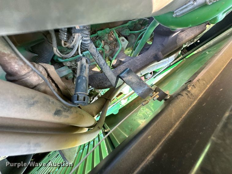 image for item DU9432 1997 John Deere 7210 tractor