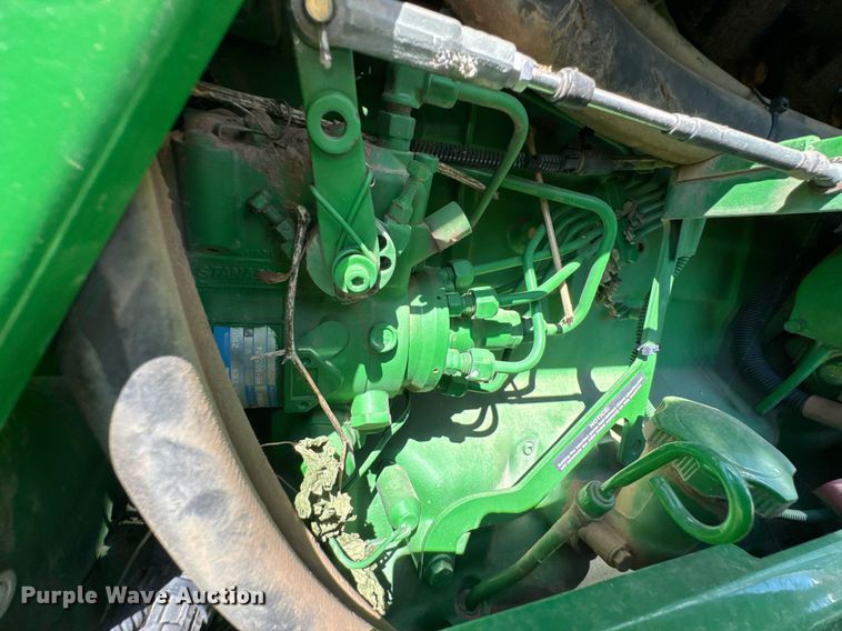 image for item DU9432 1997 John Deere 7210 tractor