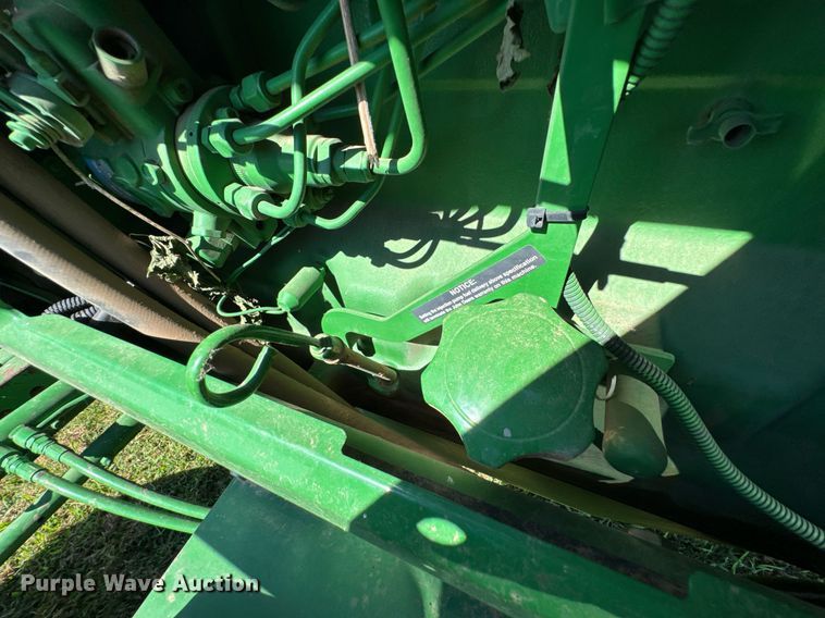 image for item DU9432 1997 John Deere 7210 tractor