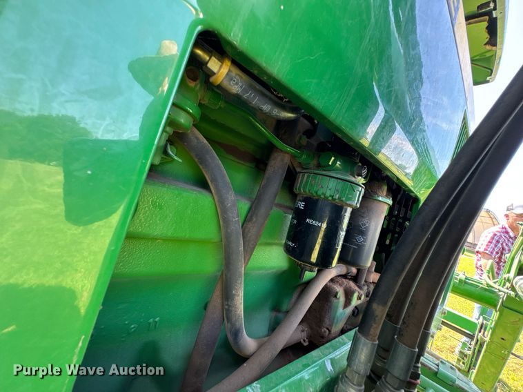 image for item DU9432 1997 John Deere 7210 tractor