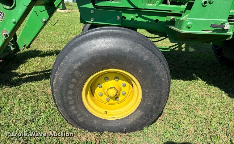 image for item DU9432 1997 John Deere 7210 tractor