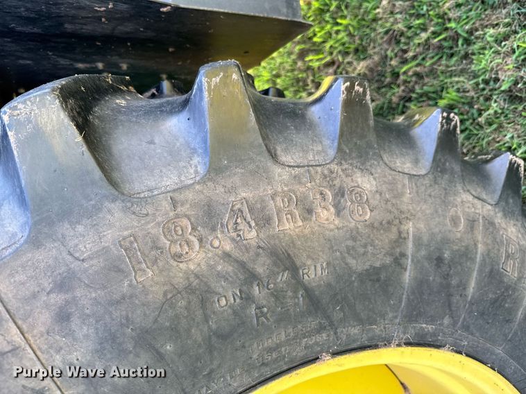 image for item DU9432 1997 John Deere 7210 tractor