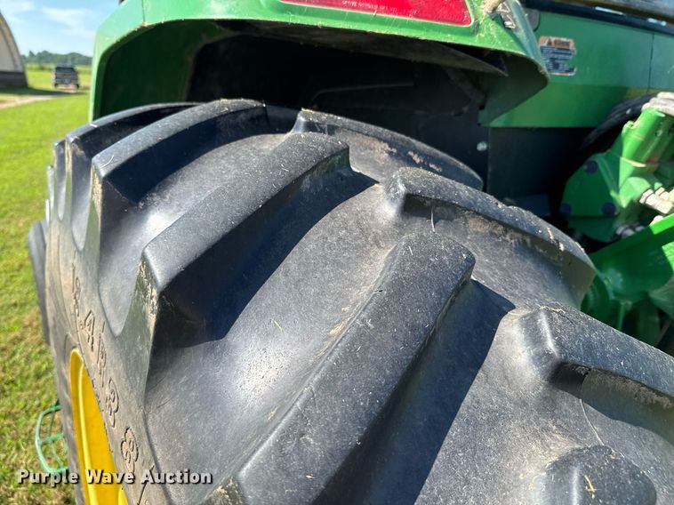 image for item DU9432 1997 John Deere 7210 tractor