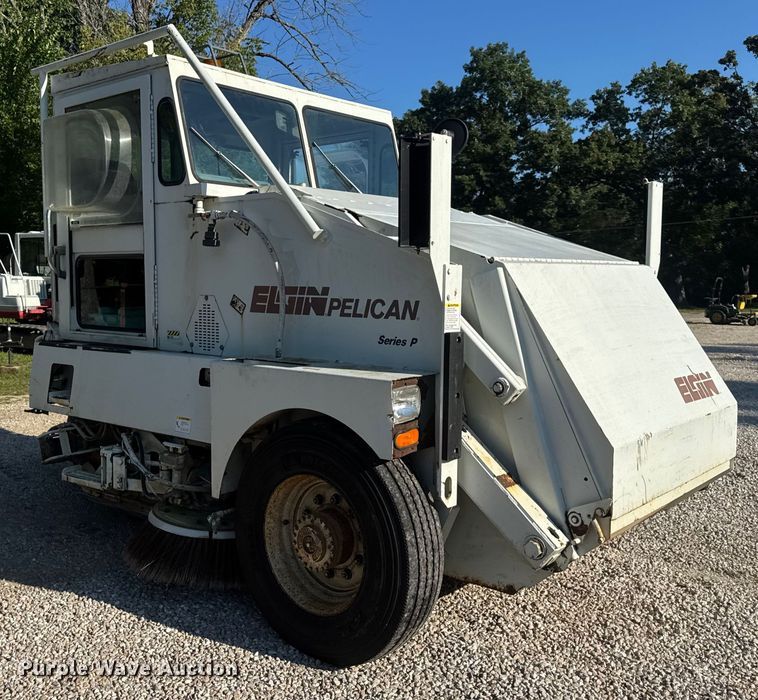 image for item DW3479 1999 Elgin Pelican Series P street sweeper