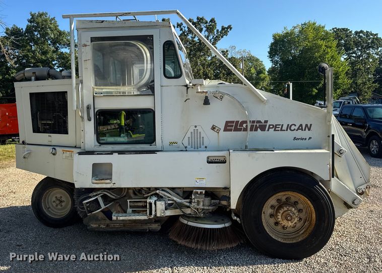 image for item DW3479 1999 Elgin Pelican Series P street sweeper