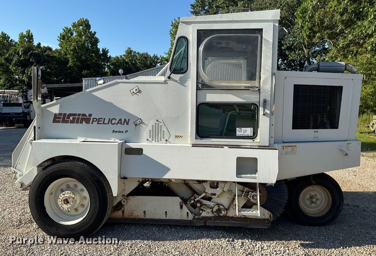 image for item DW3479 1999 Elgin Pelican Series P street sweeper