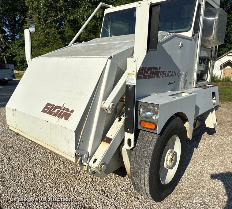 image for item DW3479 1999 Elgin Pelican Series P street sweeper