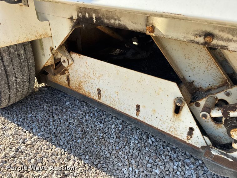 image for item DW3479 1999 Elgin Pelican Series P street sweeper