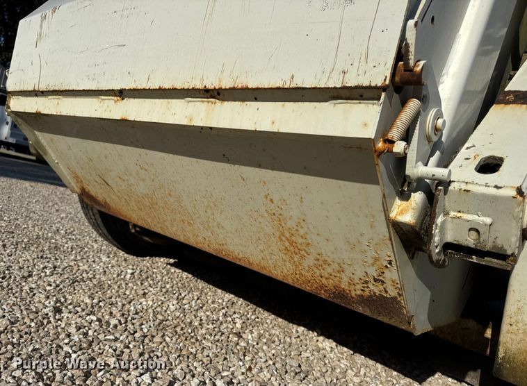 image for item DW3479 1999 Elgin Pelican Series P street sweeper