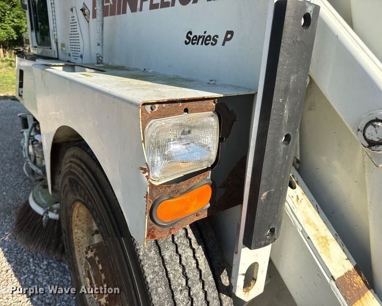 image for item DW3479 1999 Elgin Pelican Series P street sweeper