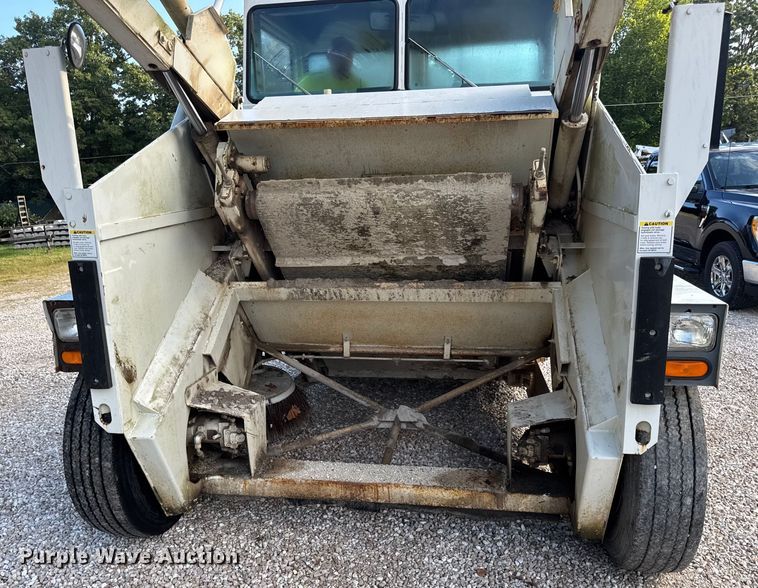 image for item DW3479 1999 Elgin Pelican Series P street sweeper