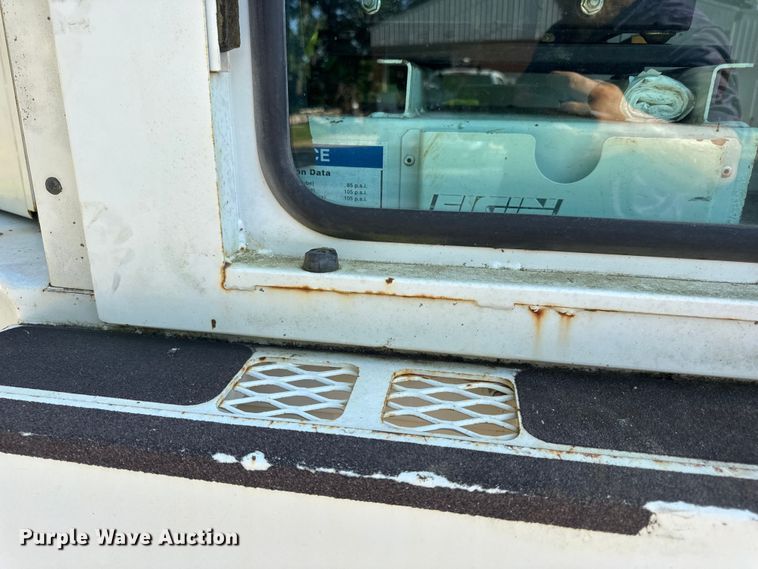 image for item DW3479 1999 Elgin Pelican Series P street sweeper