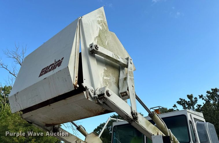 image for item DW3479 1999 Elgin Pelican Series P street sweeper