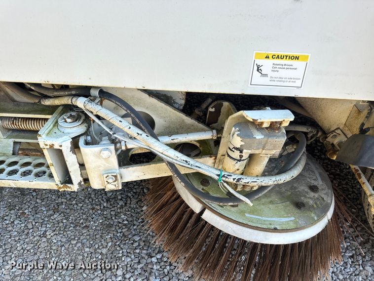 image for item DW3479 1999 Elgin Pelican Series P street sweeper