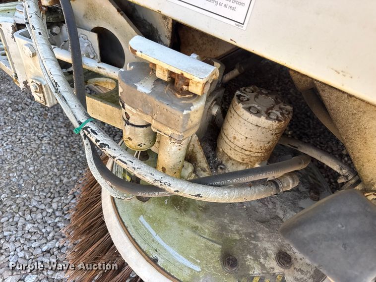 image for item DW3479 1999 Elgin Pelican Series P street sweeper