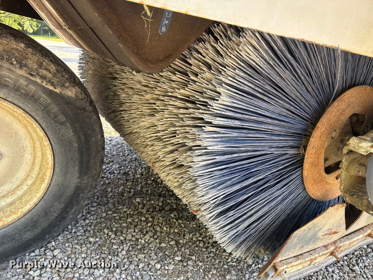 image for item DW3479 1999 Elgin Pelican Series P street sweeper