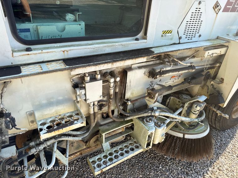 image for item DW3479 1999 Elgin Pelican Series P street sweeper