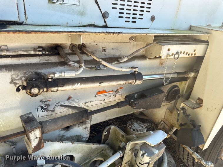 image for item DW3479 1999 Elgin Pelican Series P street sweeper