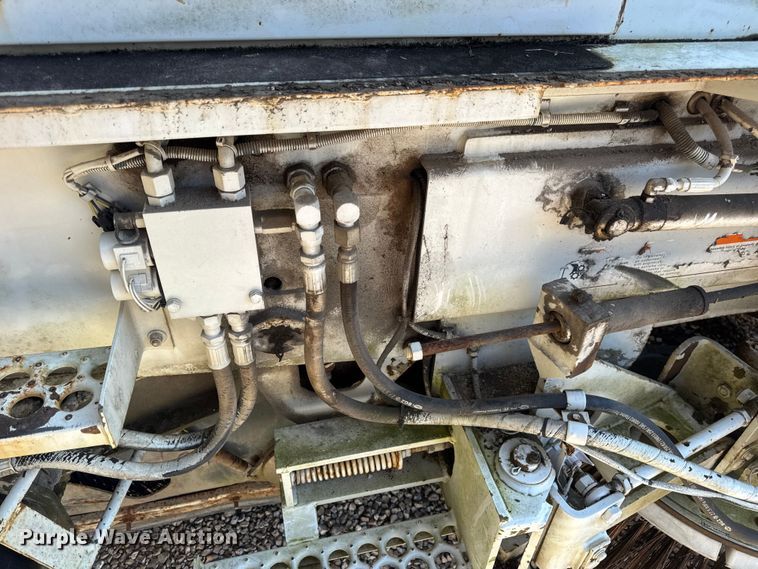 image for item DW3479 1999 Elgin Pelican Series P street sweeper