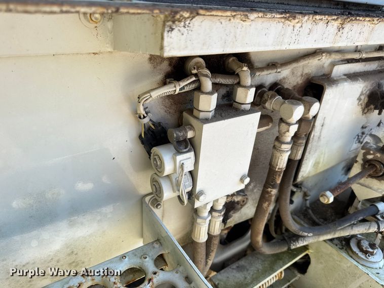 image for item DW3479 1999 Elgin Pelican Series P street sweeper