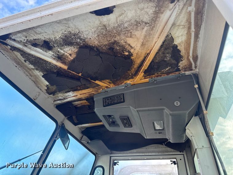 image for item DW3479 1999 Elgin Pelican Series P street sweeper