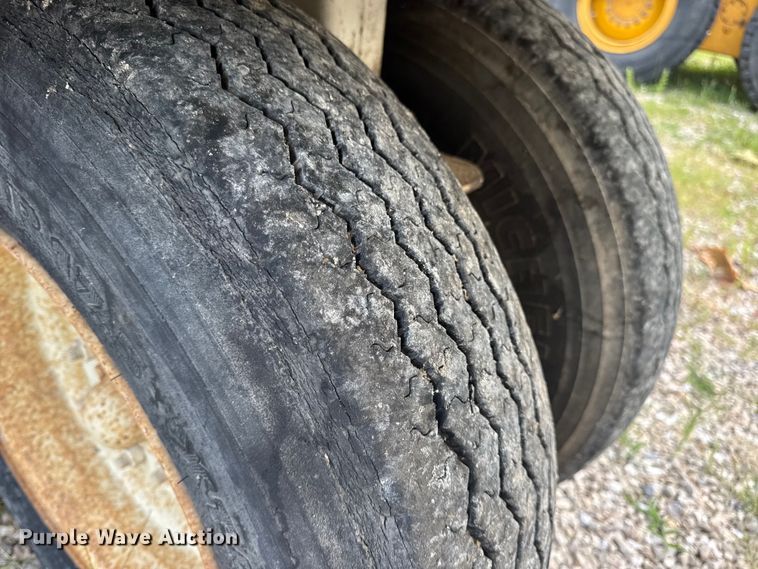 image for item DW3479 1999 Elgin Pelican Series P street sweeper