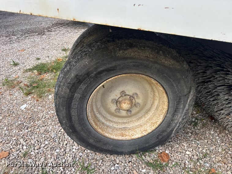 image for item DW3479 1999 Elgin Pelican Series P street sweeper