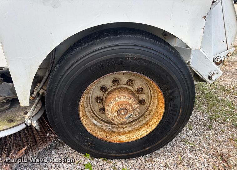 image for item DW3479 1999 Elgin Pelican Series P street sweeper