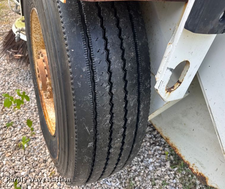 image for item DW3479 1999 Elgin Pelican Series P street sweeper