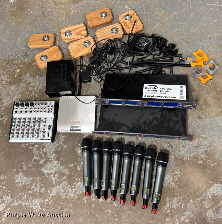 image for item DW3483 Sound equipment