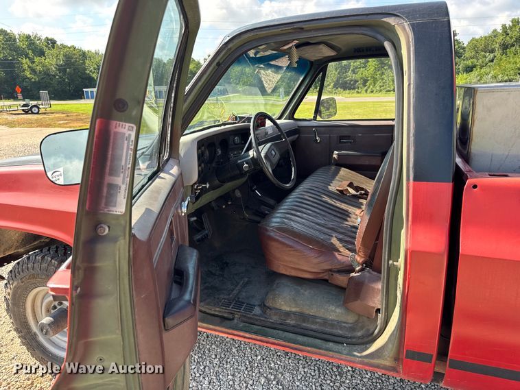 image for item DW3485 1985 Chevrolet D3 brush fire truck