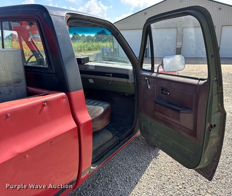 image for item DW3485 1985 Chevrolet D3 brush fire truck